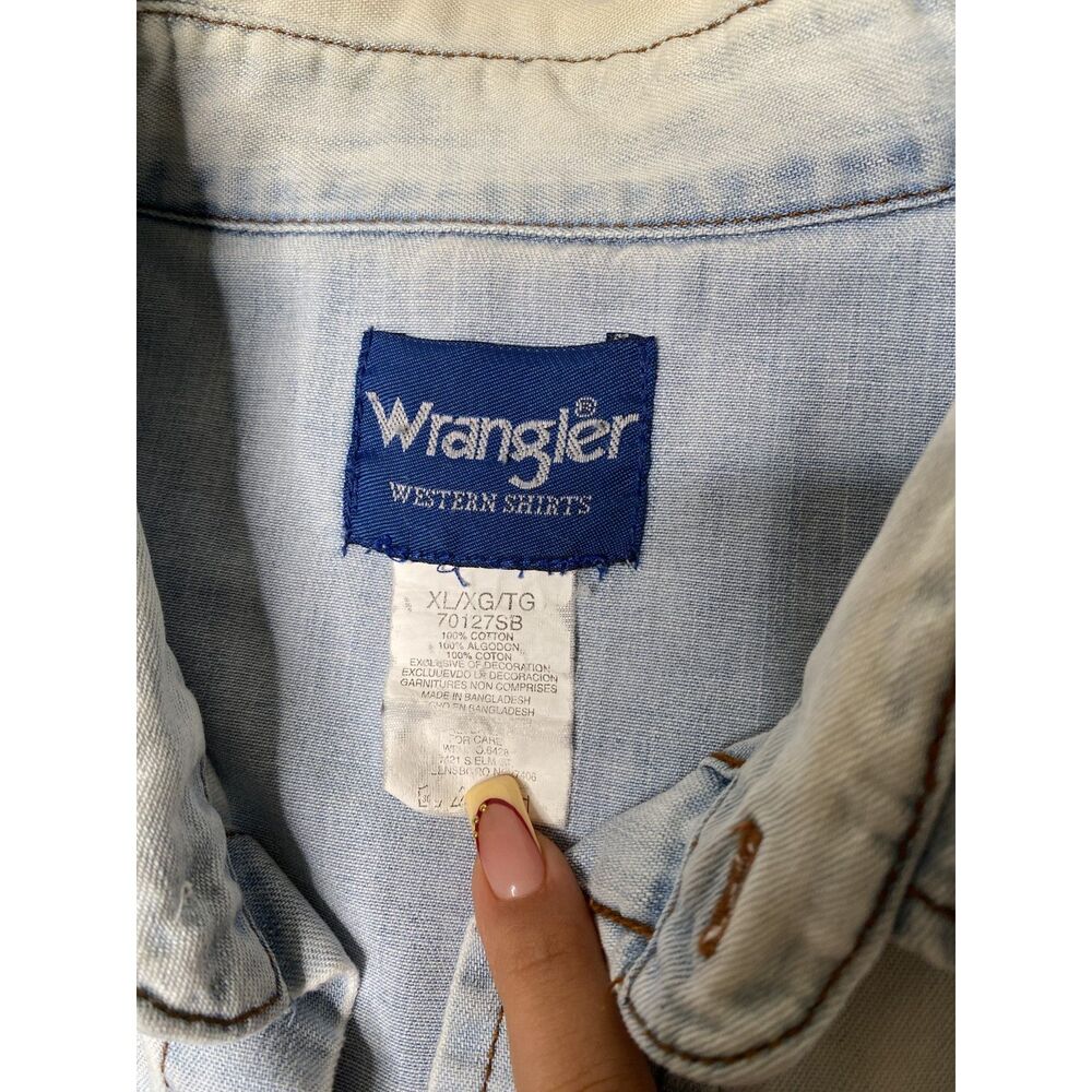 Wrangler Button Up - Picture 3 of 4